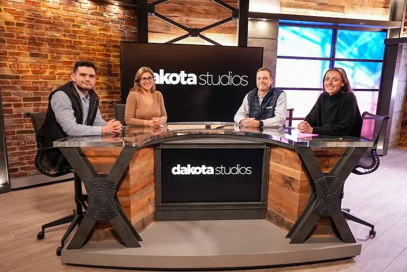 Anchor Desk  Set Up 1-1